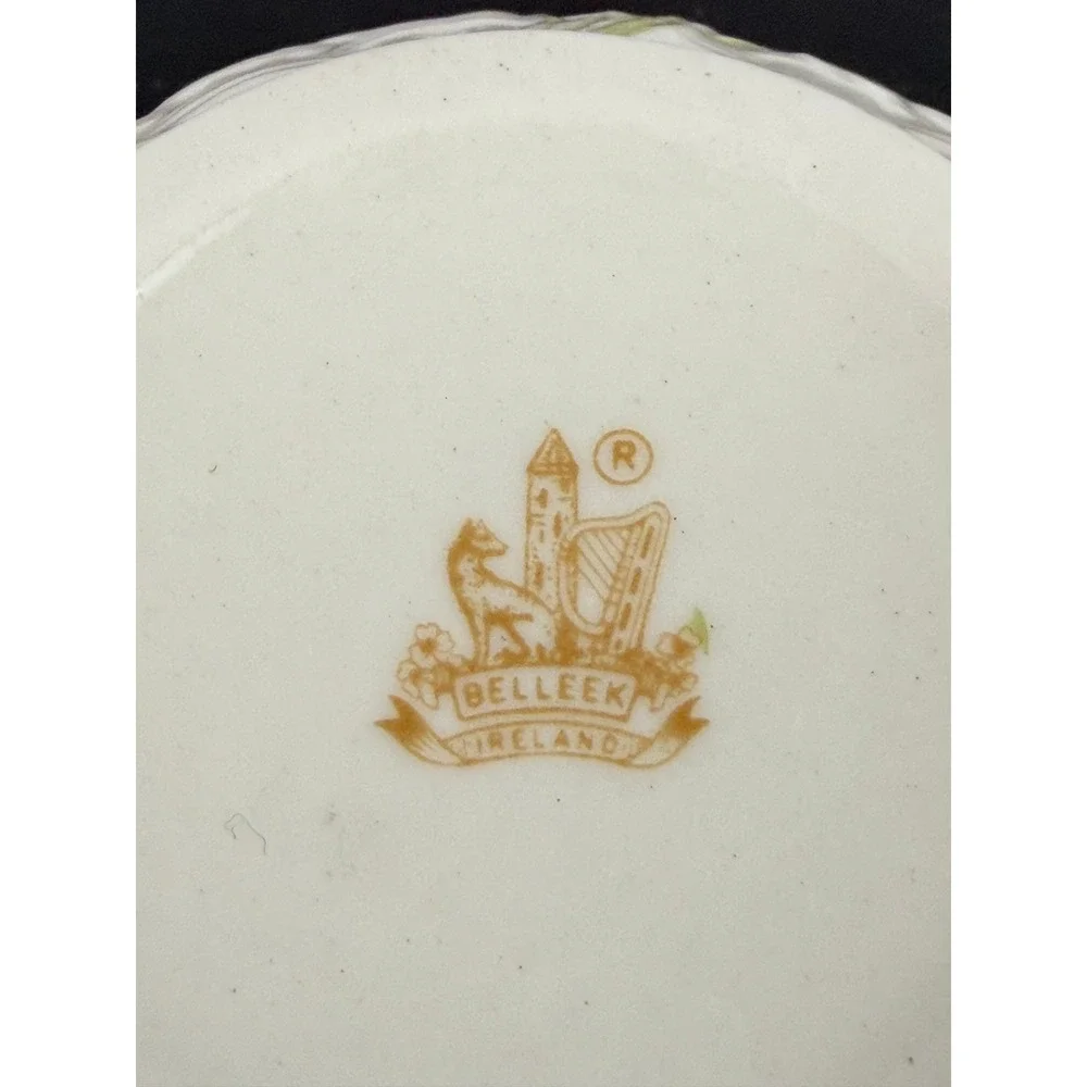 VTG Footed Belleek Pottery Shamrock Bowl 5 1/4